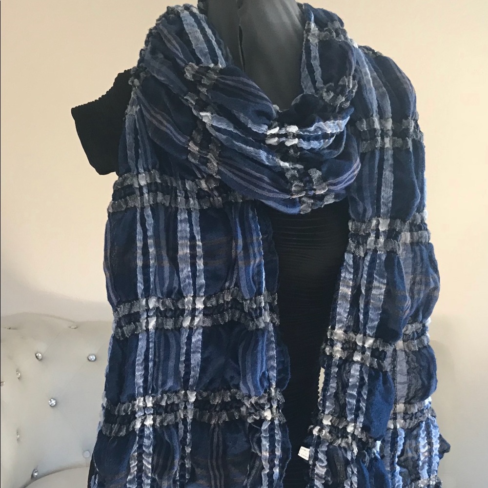 Scarf - Picture 3 of 7
